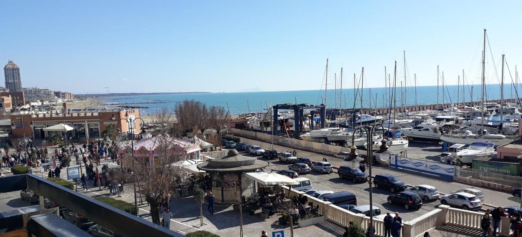 Spazioso Appartamento Sul Lungomare Di Nettuno Zewnętrze zdjęcie